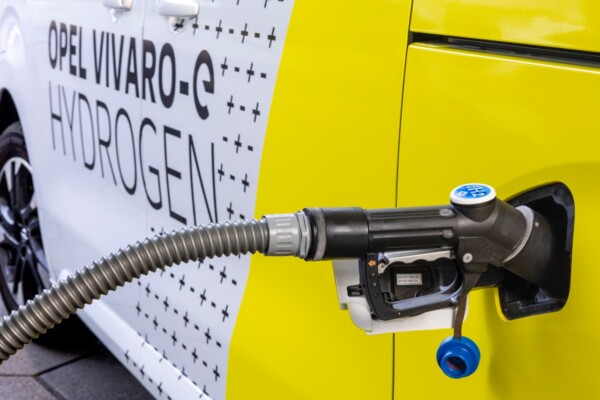 Opel Vivaro-e HYDROGEN Tankvorgang