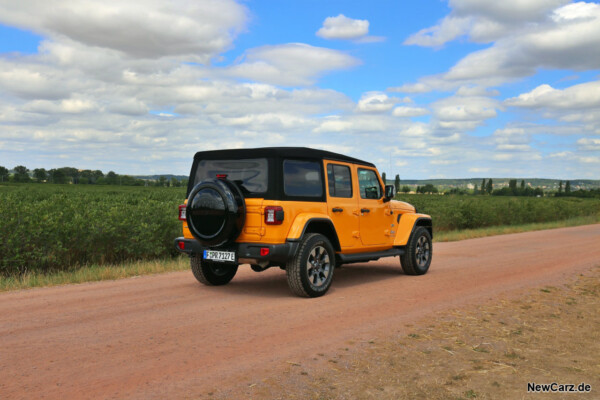 Jeep Wrangler 4xe schräg hinten rechts