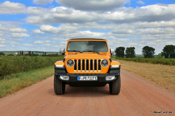 Jeep Wrangler 4xe Front