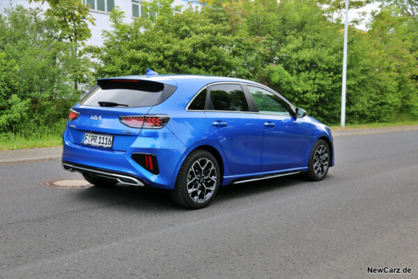 Kia Ceed Facelift schräg hinten rechts