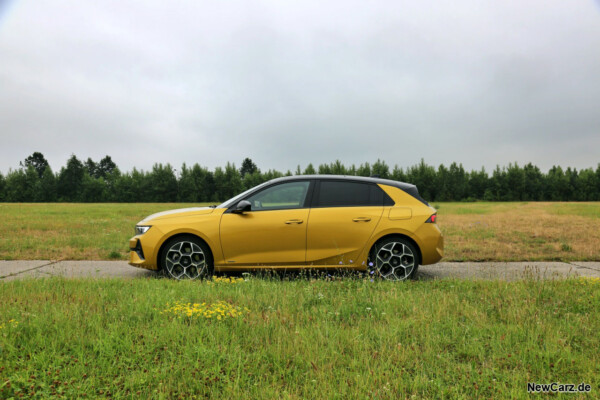 Opel Astra Hybrid Seite
