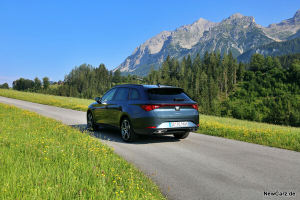 Seat Leon ST TGI schräg hinten links