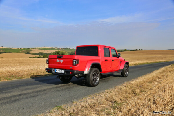 Jeep Gladiator schräg hinten rechts