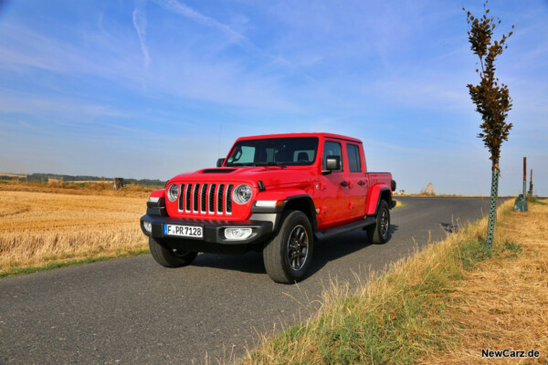 Jeep Gladiator schräg vorne links