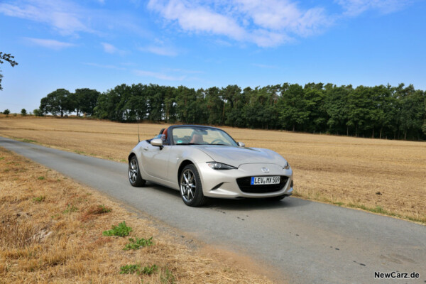 Mazda MX-5 Kinenbi schräg vorne rechts