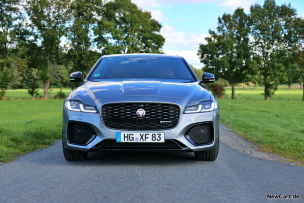 Jaguar XF Front