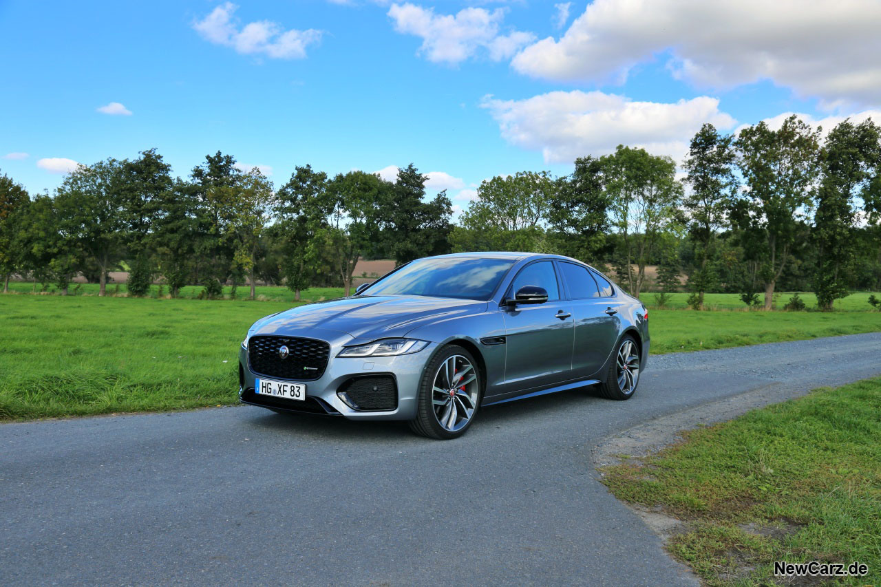 Jaguar XF P300  Test –  Raubkatze im Sprungansatz