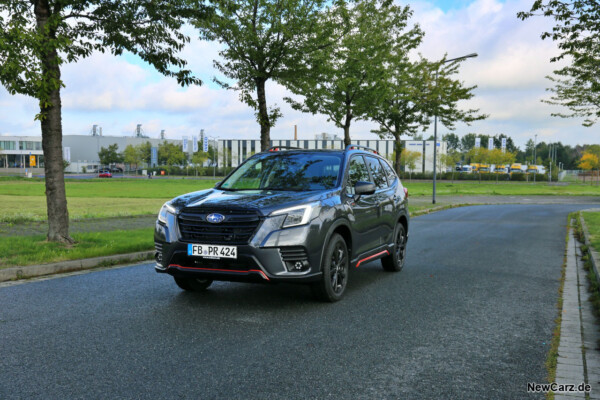 Subaru Forester Exclusive Cross schräg vorne links