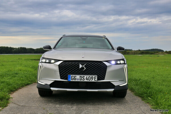 DS 4 E-Tense 225 Front