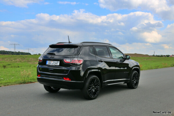 Jeep Compass e-Hybrid schräg hinten rechts