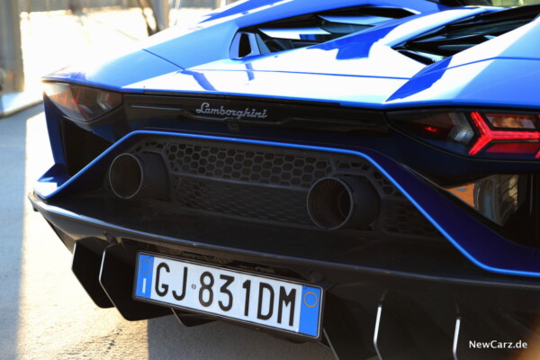 Lamborghini Aventador Ultimae Endrohre