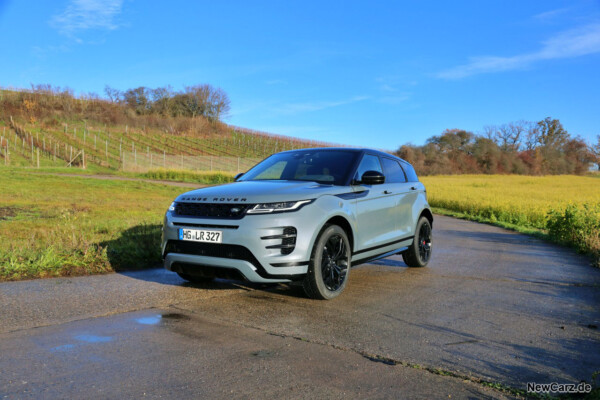 Range Rover Evoque P300 schräg vorn links