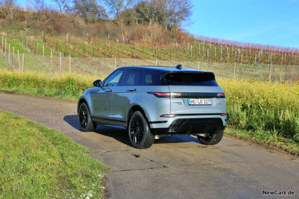 Range Rover Evoque P300 schräg hinten links