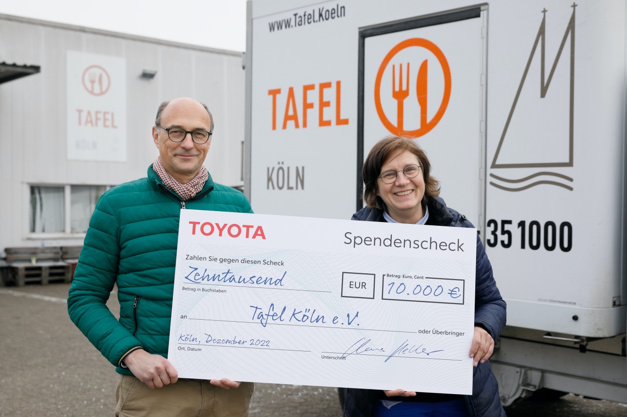 Toyota Deutschland 10.000 Euro für Kölner Tafel NewCarz.de