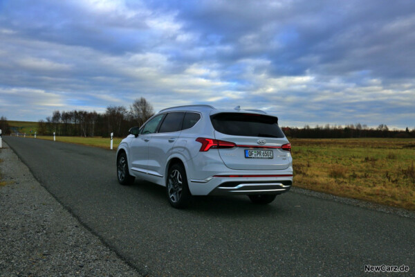 Hyundai Santa Fe Plug-in Hybrid schräg hinten links