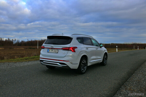 Hyundai Santa Fe Plug-in Hybrid schräg hinten rechts