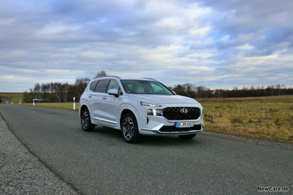 Hyundai Santa Fe Plug-in Hybrid schräg vorne rechts