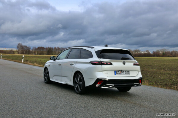 Peugeot 308 SW Blue HDI schräg hinten links