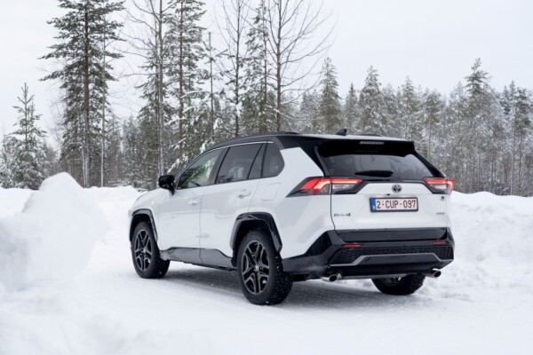 Toyota RAV4 GR SPORT schräg hinten links