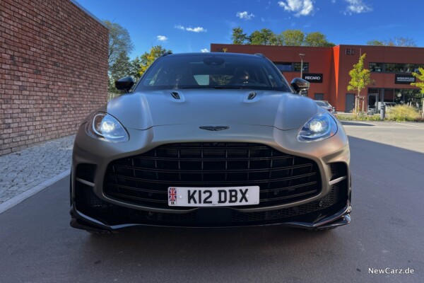 Aston Martin DBX707 Front