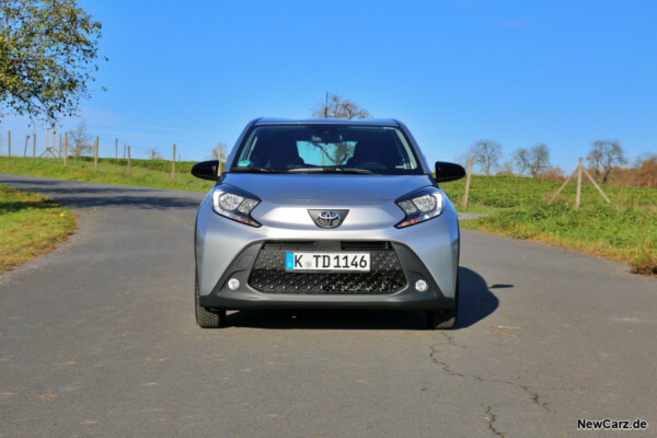 Toyota AYGO X Front