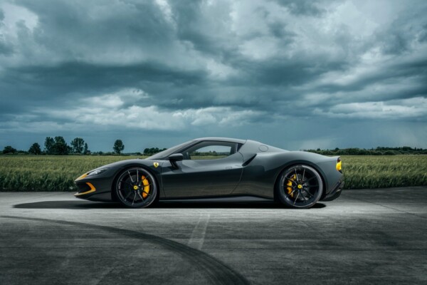 Ferrari 296 GTB Seite