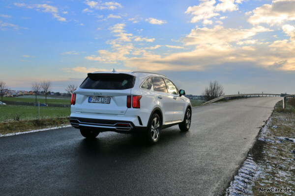 Kia Sorento Hybrid schräg hinten rechts