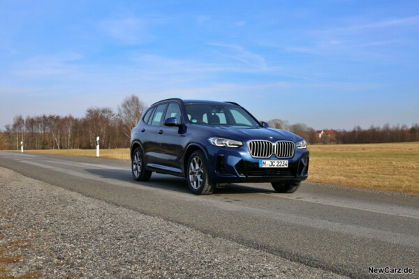 BMW X3 xDrive 30d schräg vorne rechts noch einmal