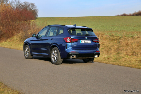 BMW X3 xDrive 30d schräg hinten links