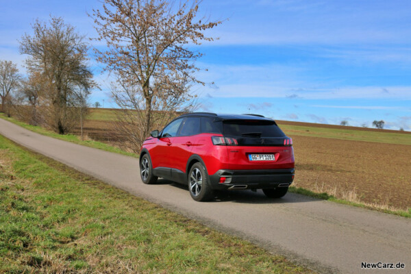 Peugeot 3008 Hybrid4 schräg hinten links