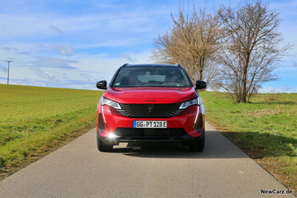 Peugeot 3008 Hybrid4 Front