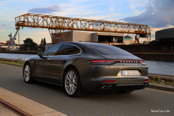 Panamera Aventuringrün