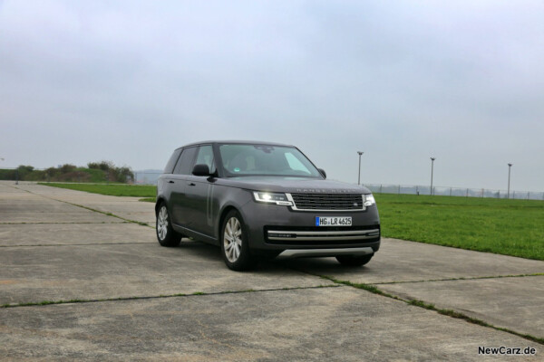 Range Rover D350 schräg vorn rechts