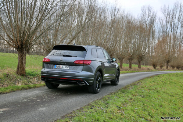 VW Touareg Edition 20 schräg hinten rechts