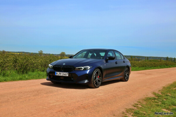 BMW M340d xDrive schräg vorn links