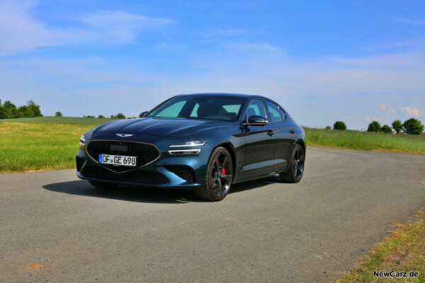 Genesis G70 schräg vorne links