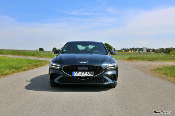 Genesis G70 Front