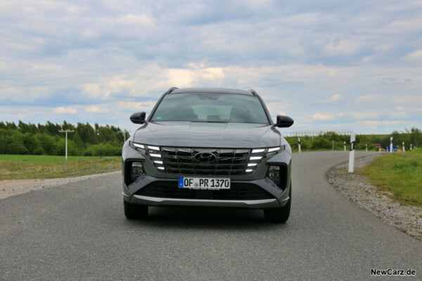 Hyundai Tucson HEV Front