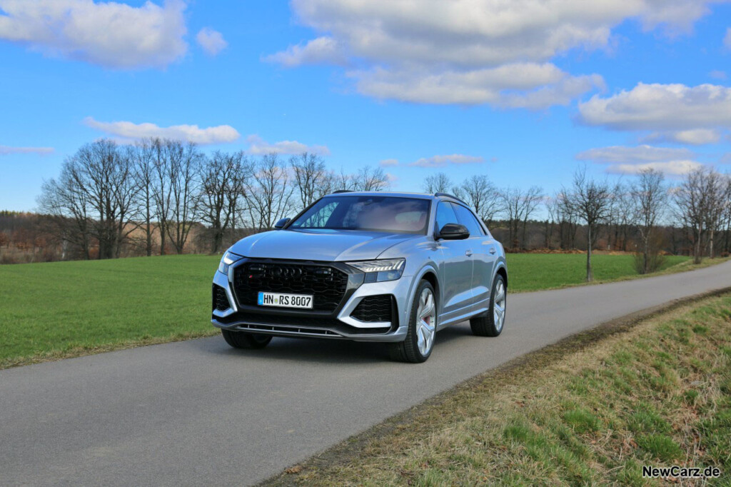 Audi RS Q8 schräg vorn links