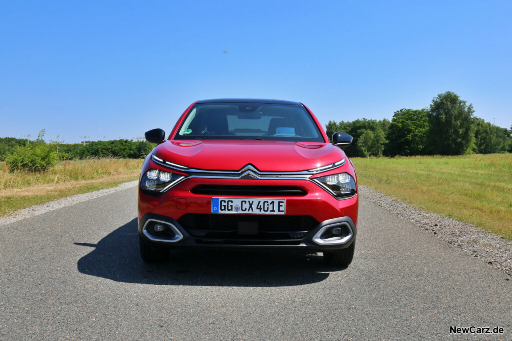 Citroen e-C4X Front