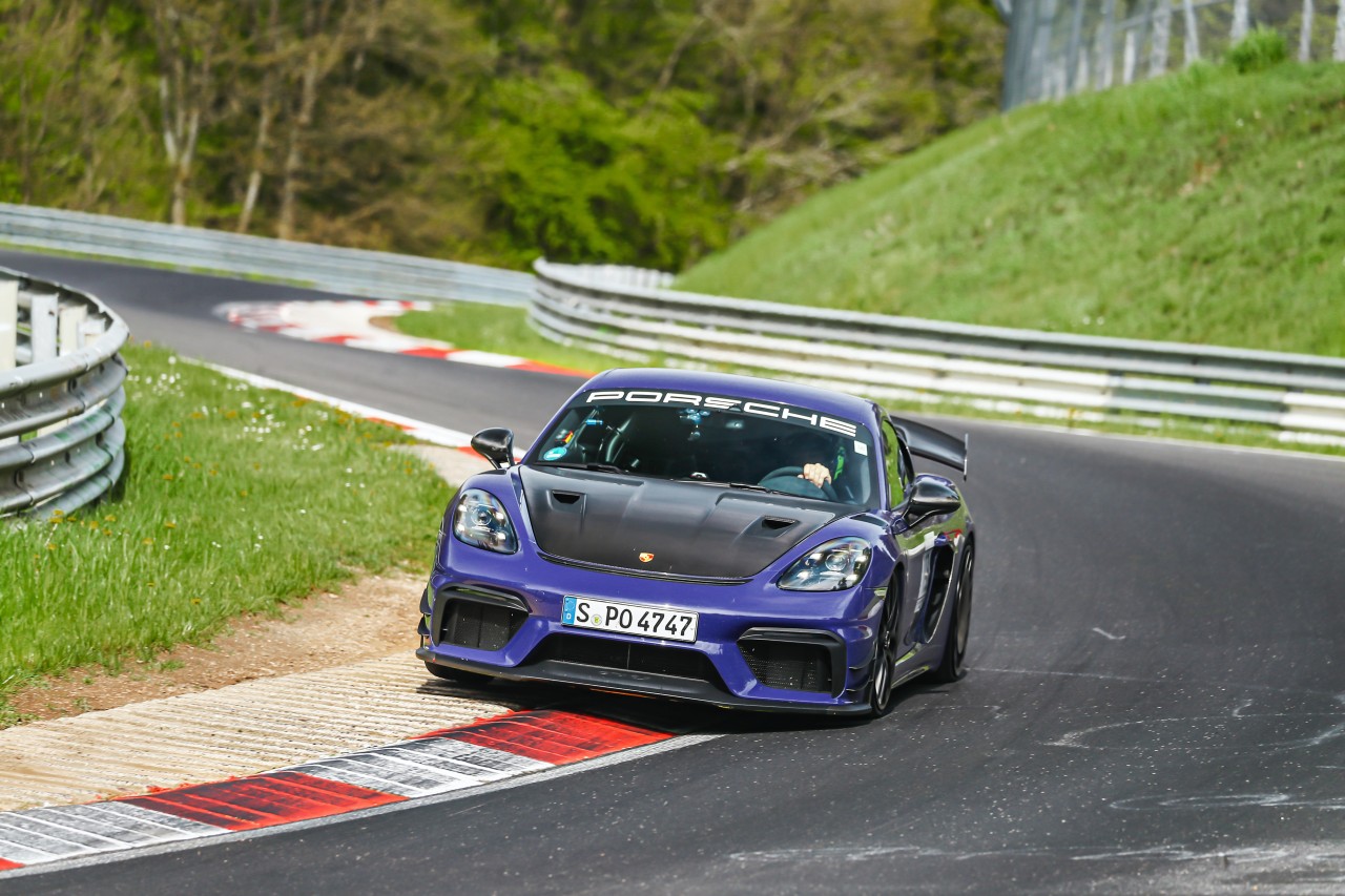 Cayman GT4 RS