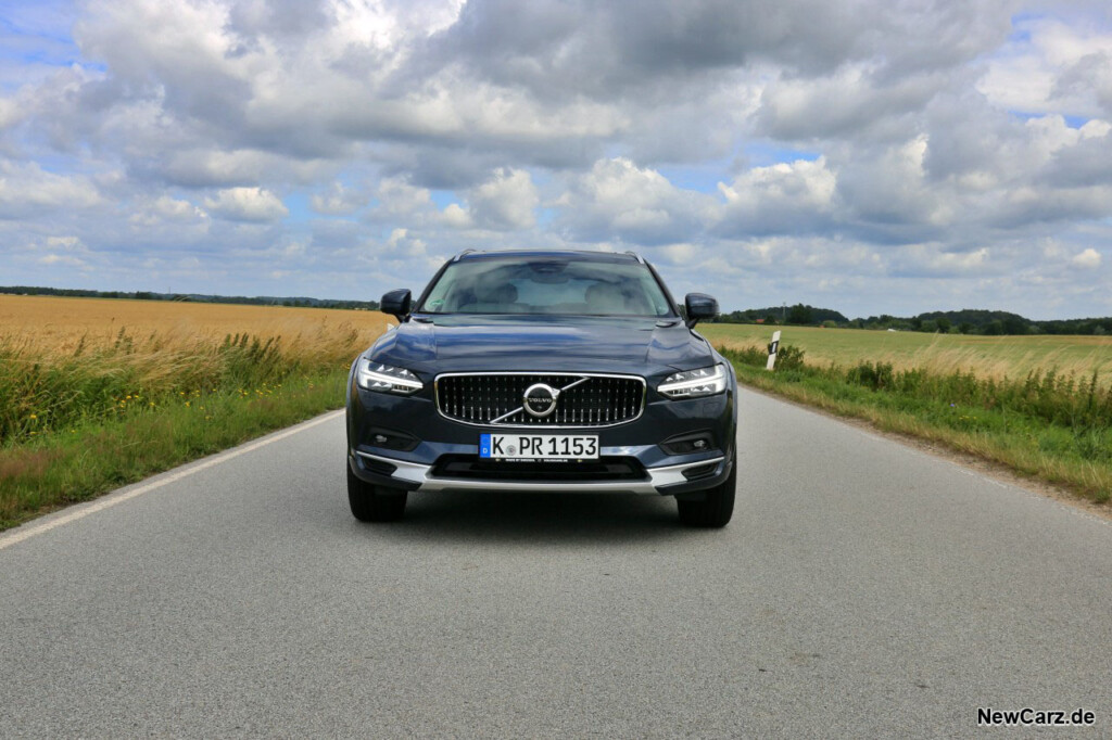Volvo V90 Cross Country Front