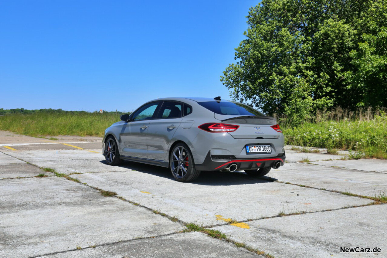 Hyundai i30 Fastback N Performance schräg hinten links