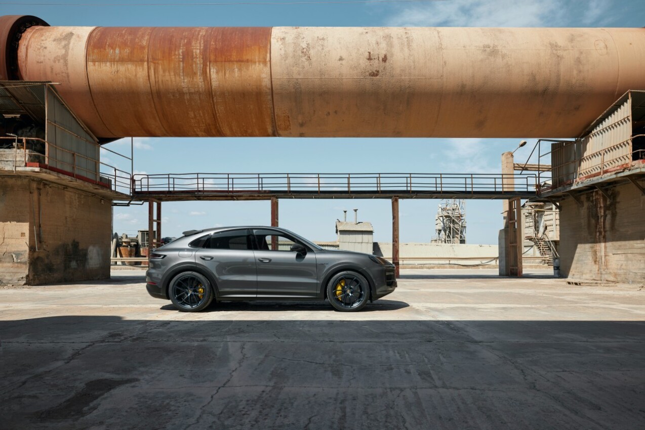 Porsche Cayenne Turbo E-Hybrid Coupe Seite