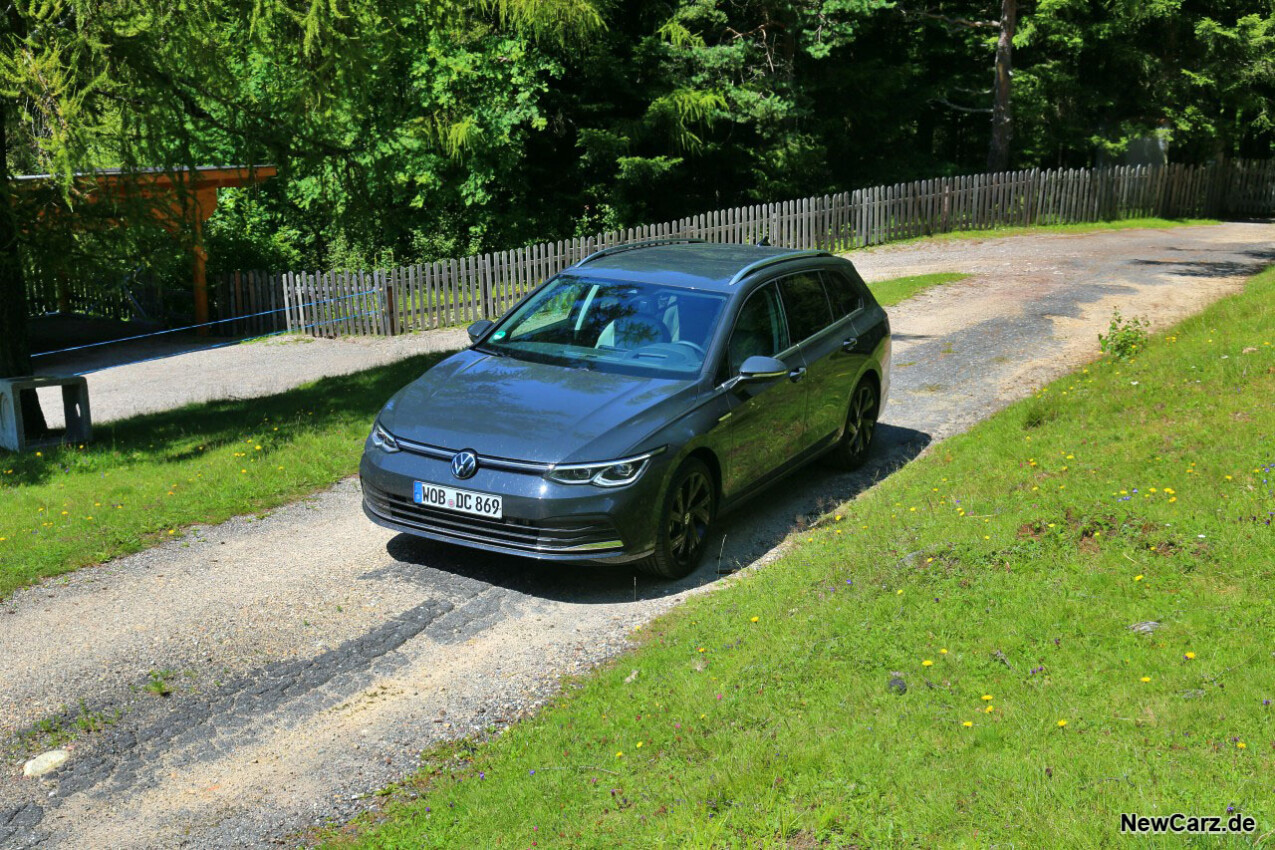 VW Golf Variant TDI schräg oben vorn links