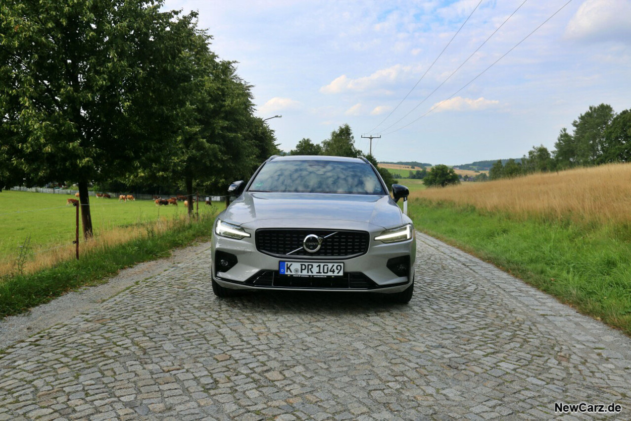 Volvo V60 B4 Front