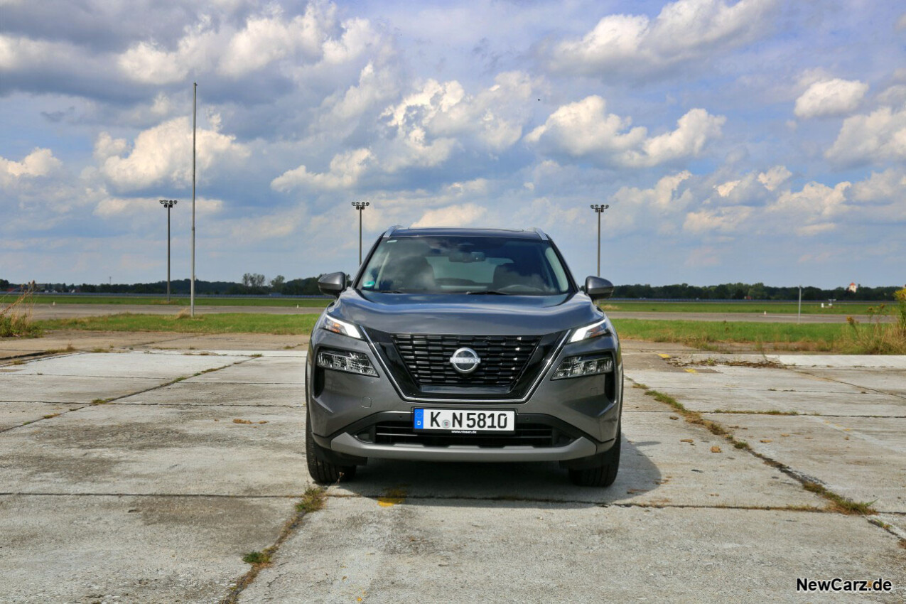 Nissan X-Trail Front