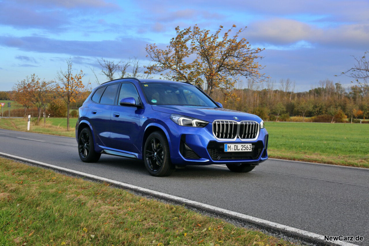 BMW X1 xDrive23d schräg vorne rechts