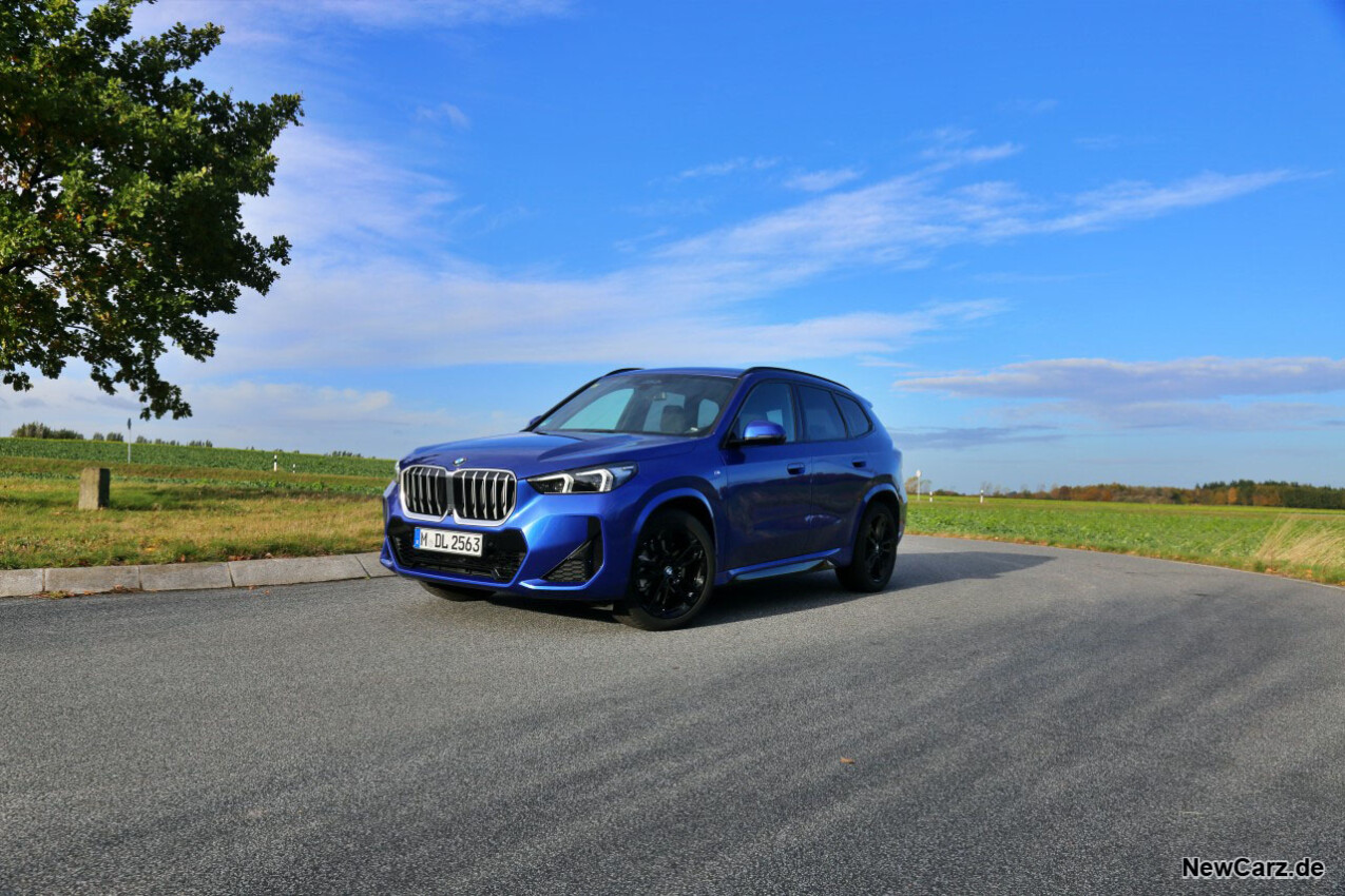 BMW X1 xDrive23d schräg vorne links