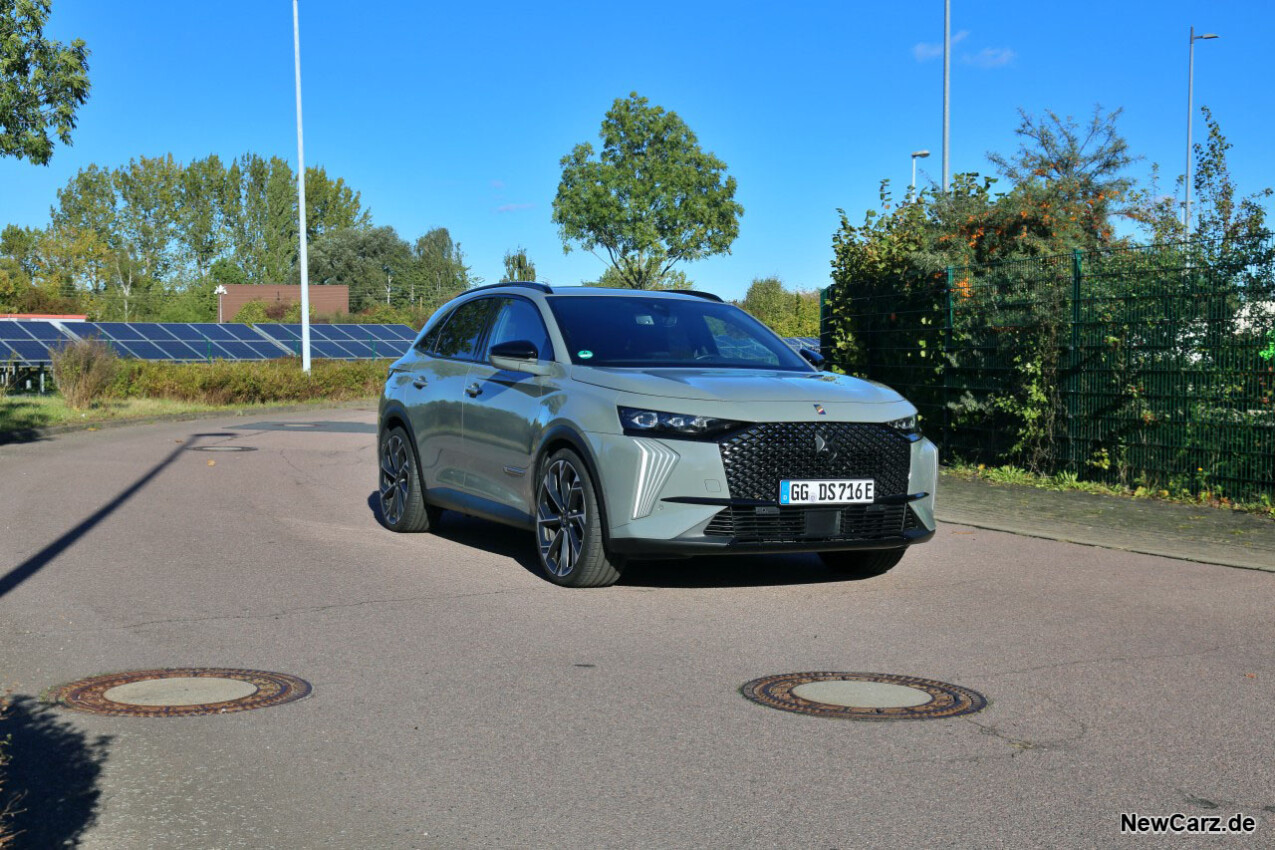 DS 7 Facelift schräg vorne rechts